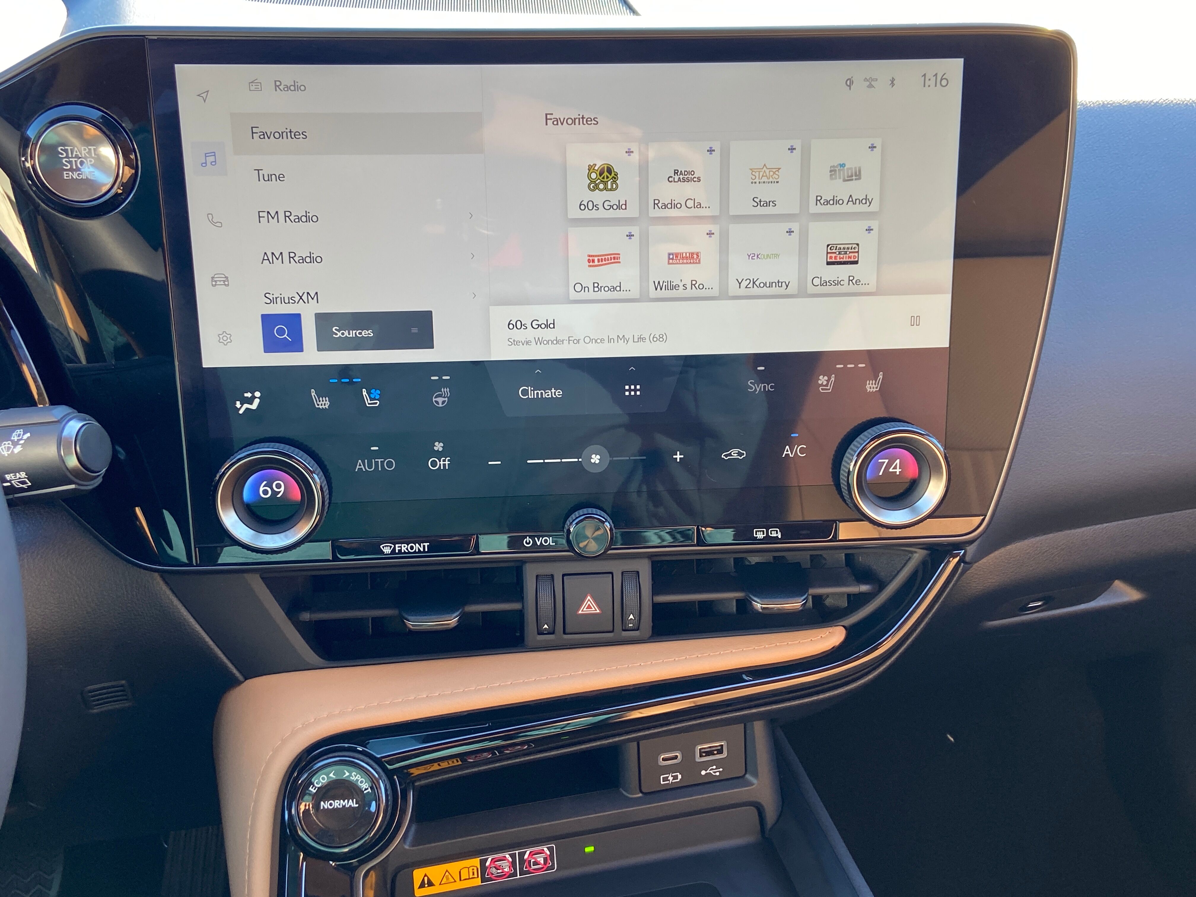 2023 Lexus NX 350 Premium photo 3