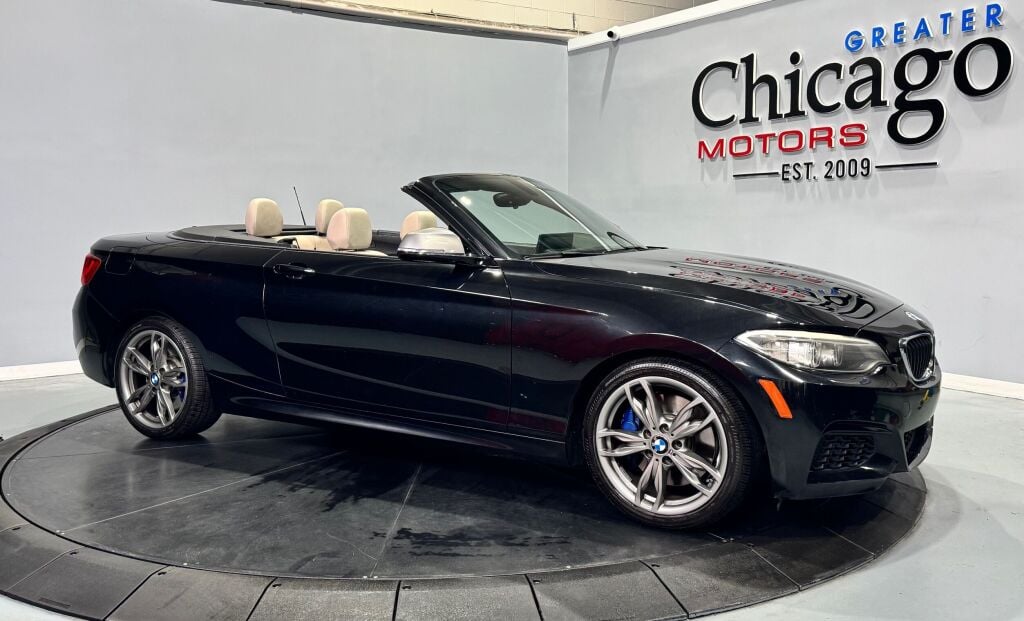 2016 BMW 2 Series M235i Convertible's photo