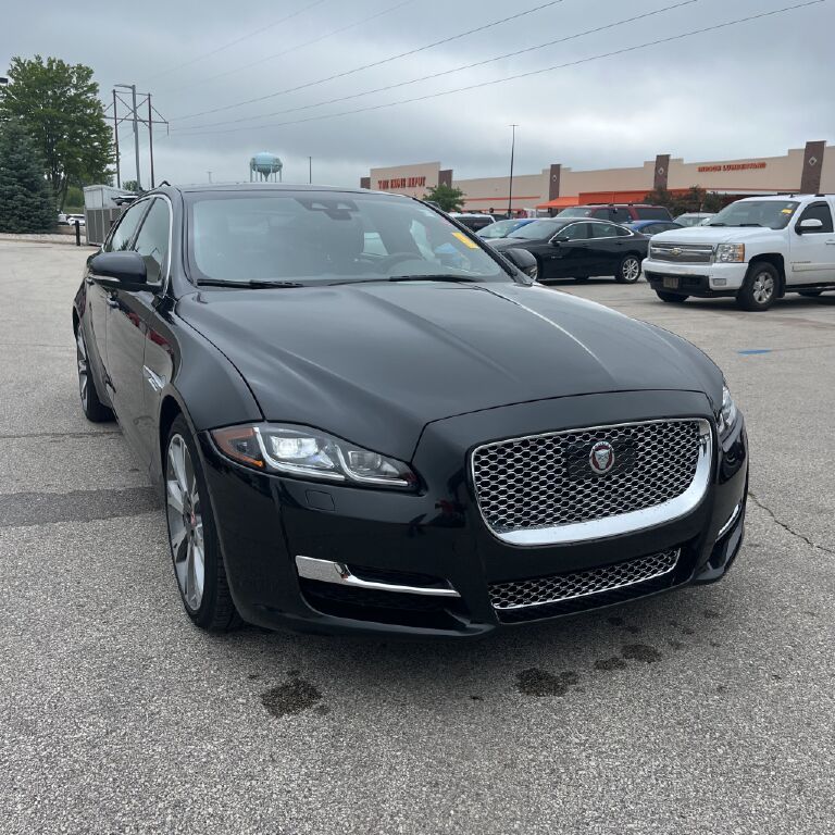 Santorini Black Metallic 2019 Jaguar XJ-Series Sedan All-Wheel Drive 8-Speed Automatic