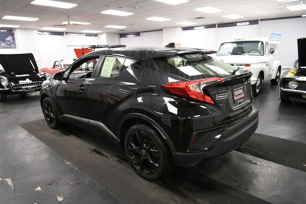 View vehicle photo 6