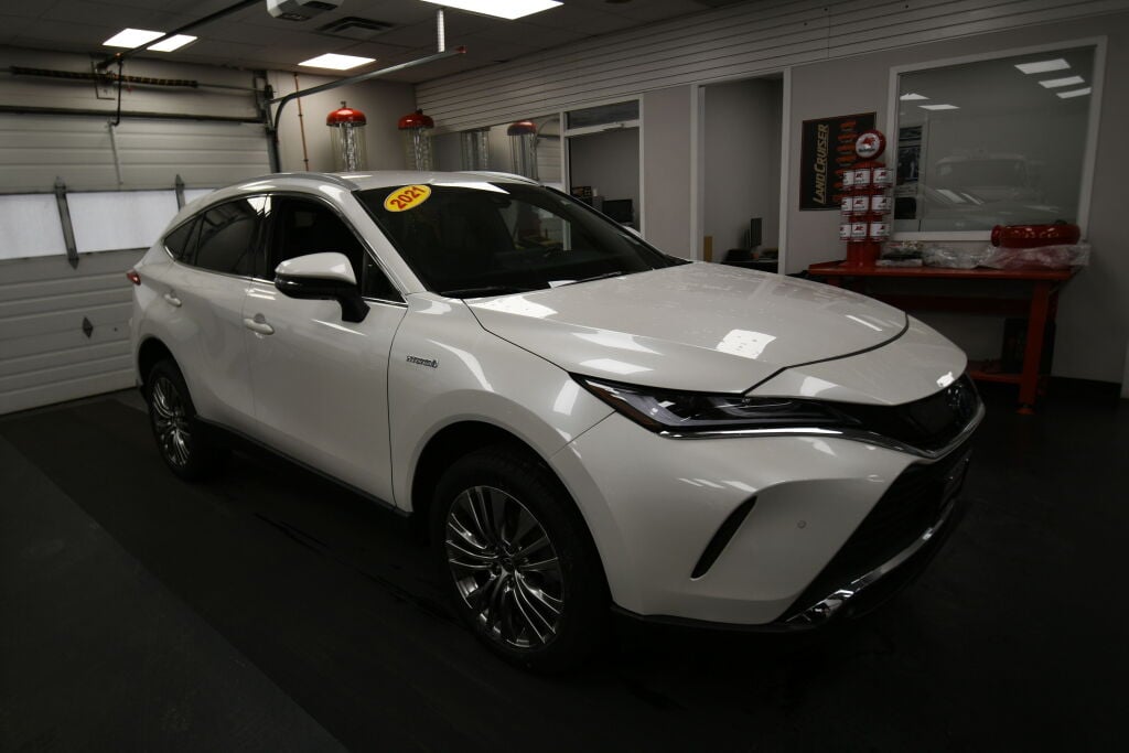 View vehicle photo 2