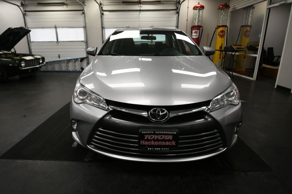 View vehicle photo 3