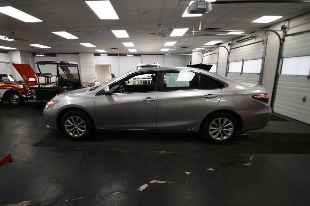 View vehicle photo 5