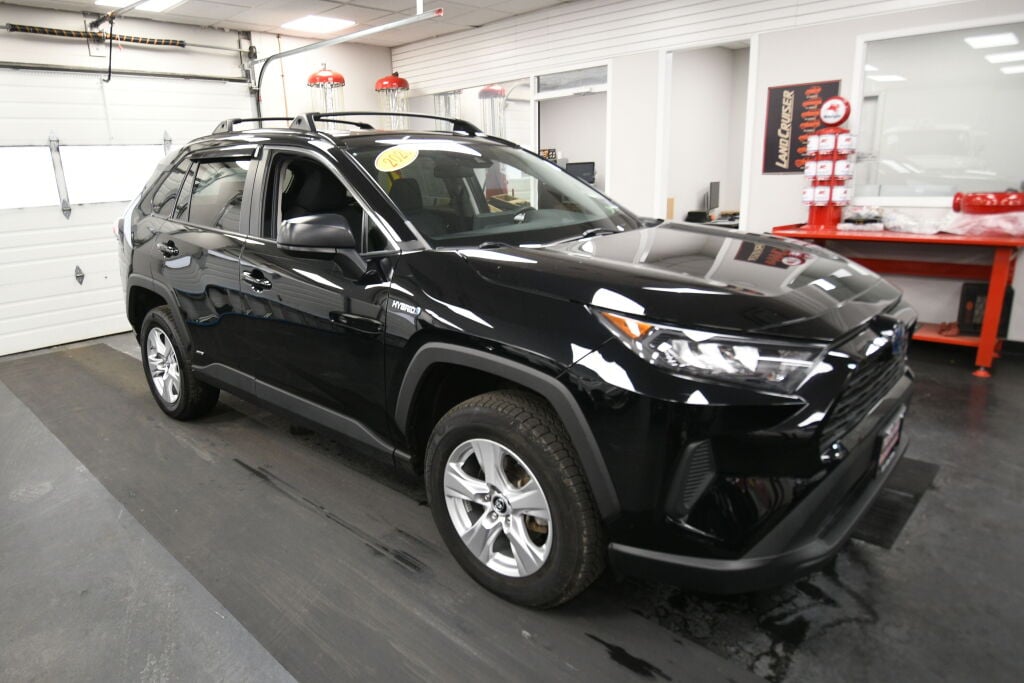 View vehicle photo 2