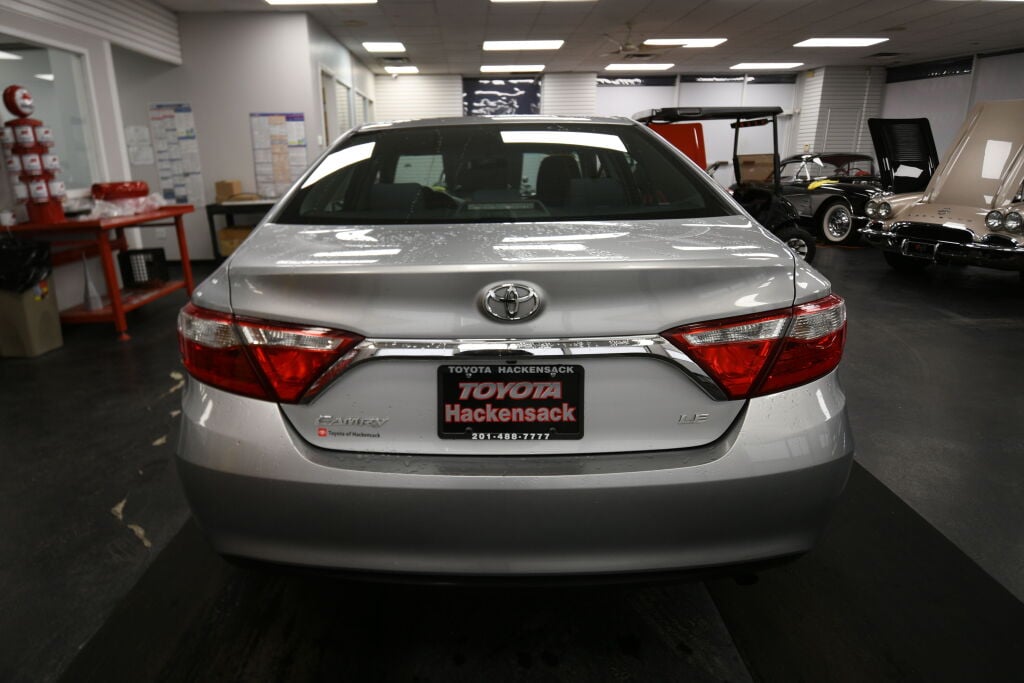 View vehicle photo 7