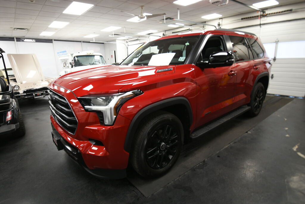 View vehicle photo 4