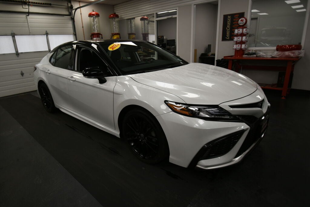 View vehicle photo 2