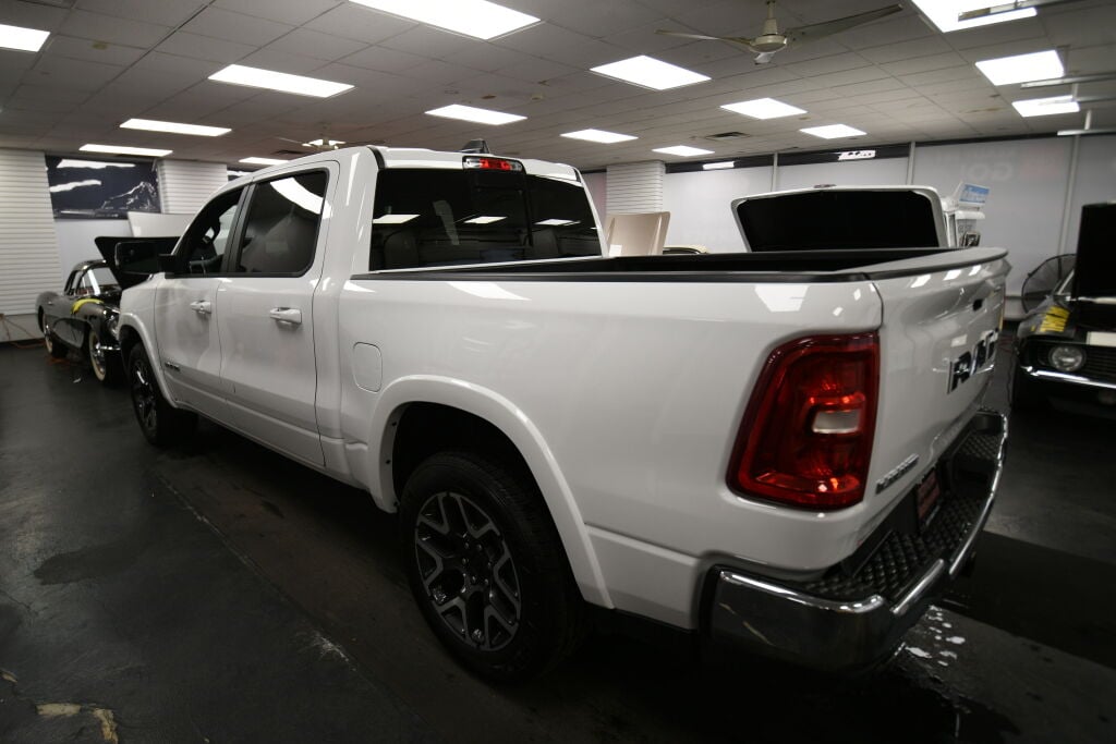 View vehicle photo 6