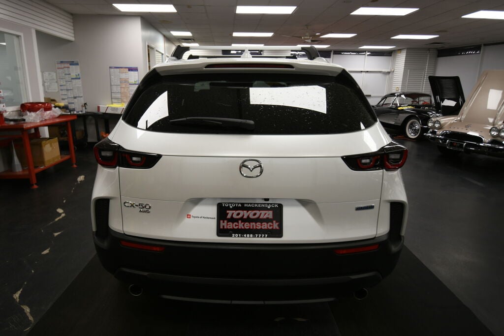 View vehicle photo 7