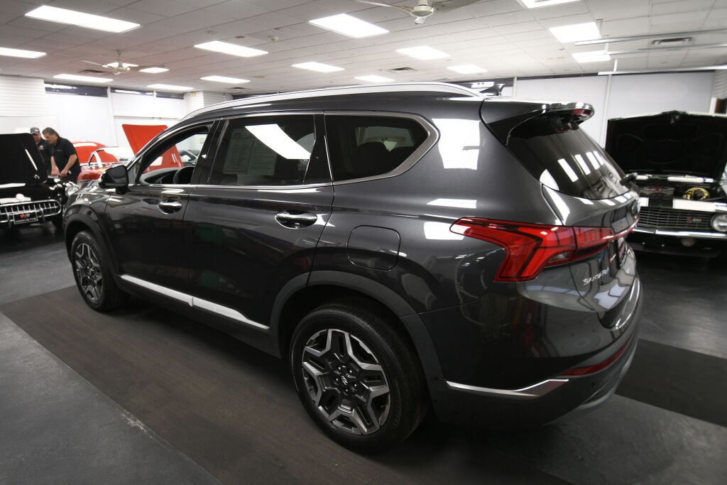 View vehicle photo 6