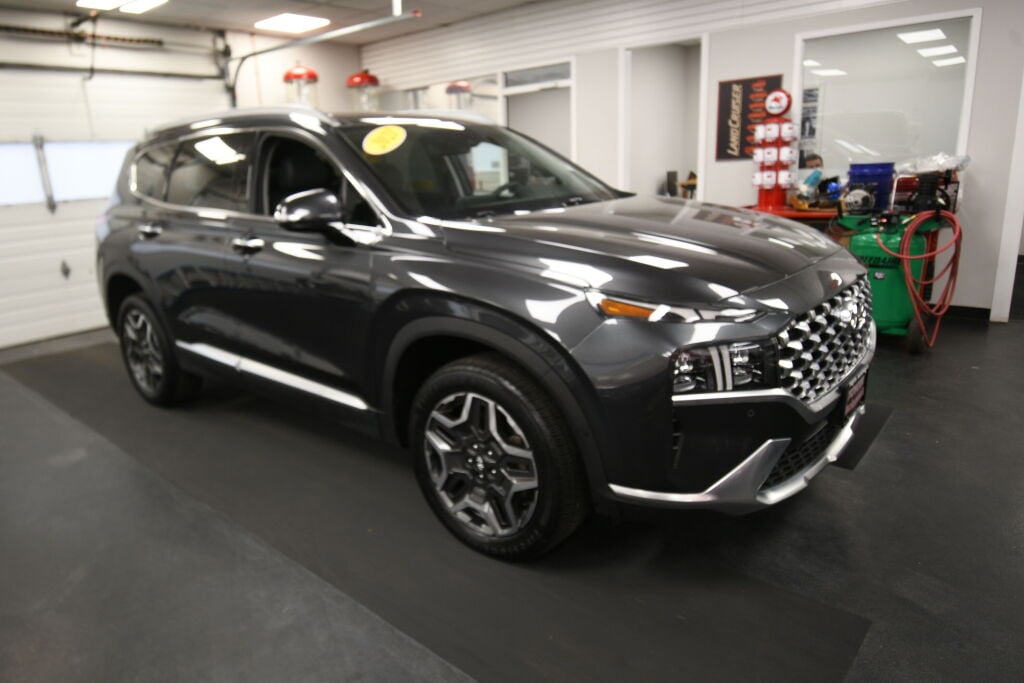 View vehicle photo 2