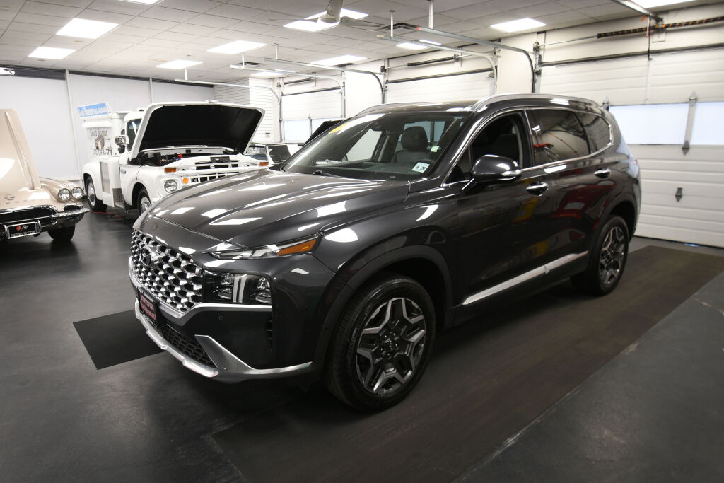 View vehicle photo 4