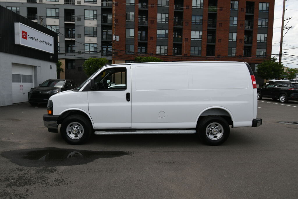 View vehicle photo 5