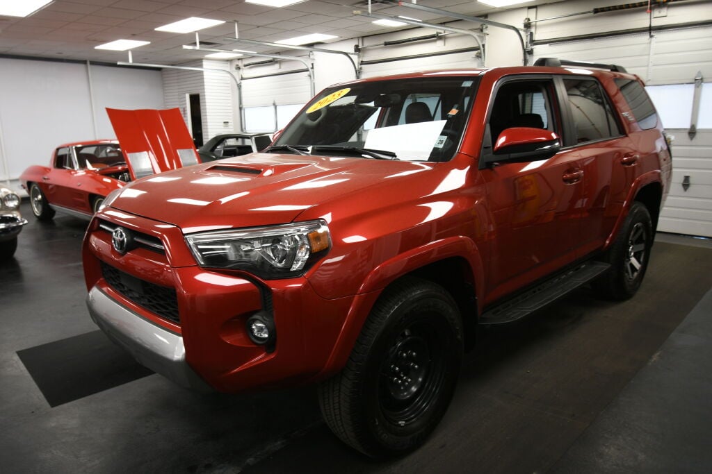View vehicle photo 4