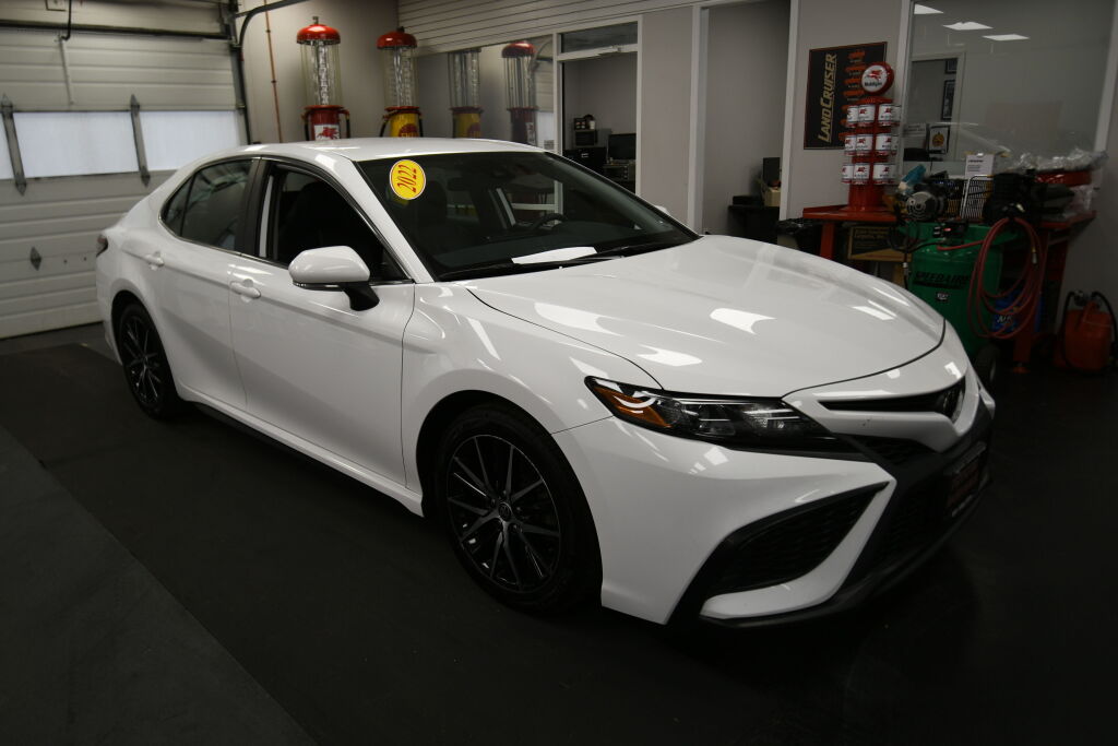 View vehicle photo 2