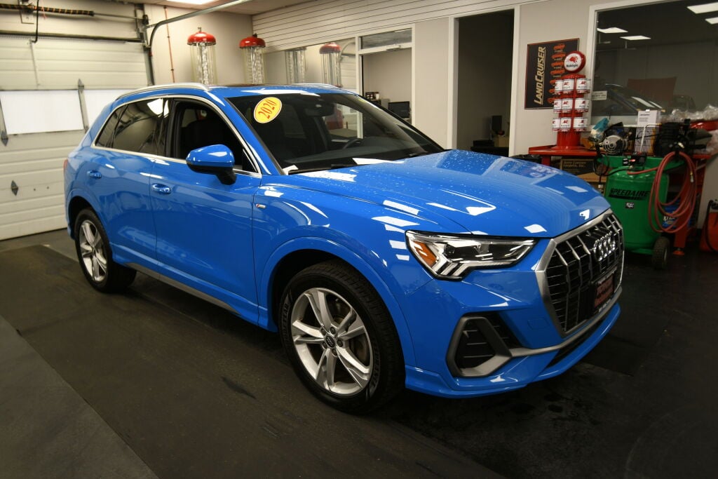 View vehicle photo 2