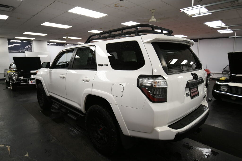 View vehicle photo 6