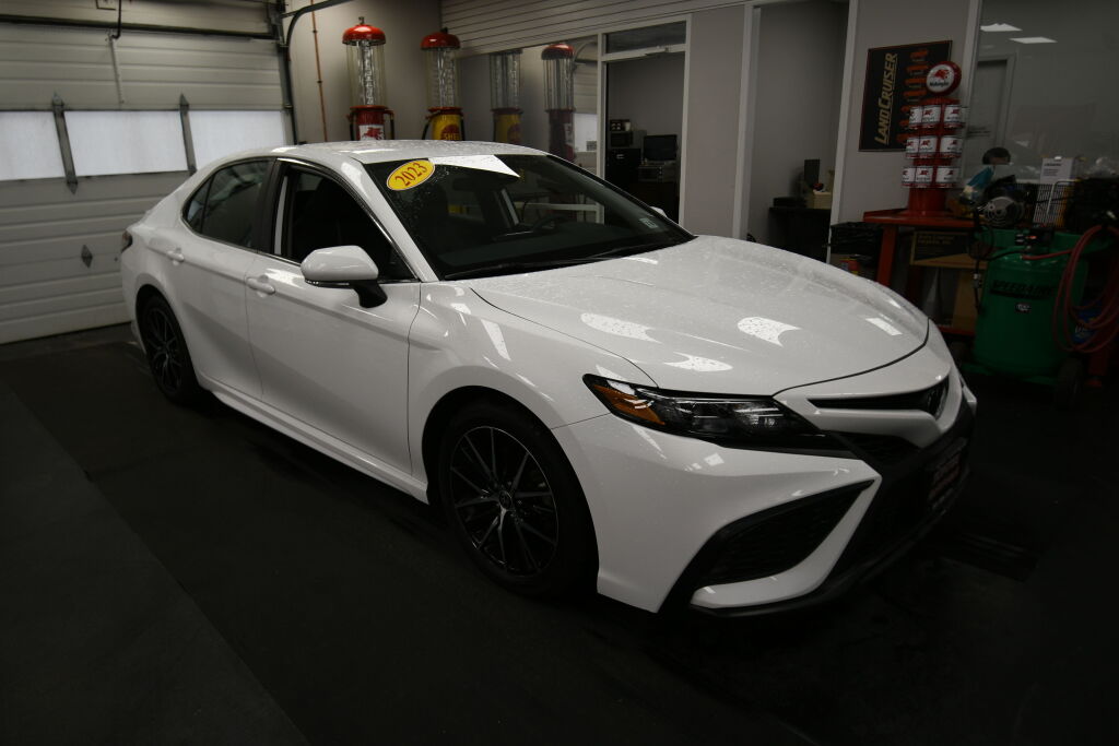 View vehicle photo 2