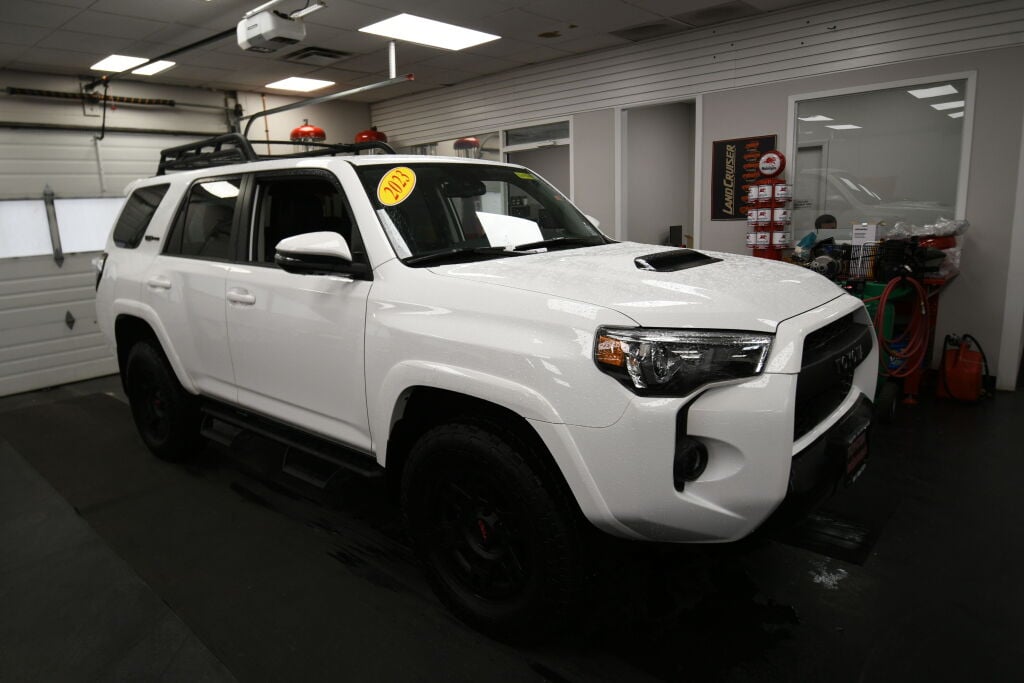 View vehicle photo 2