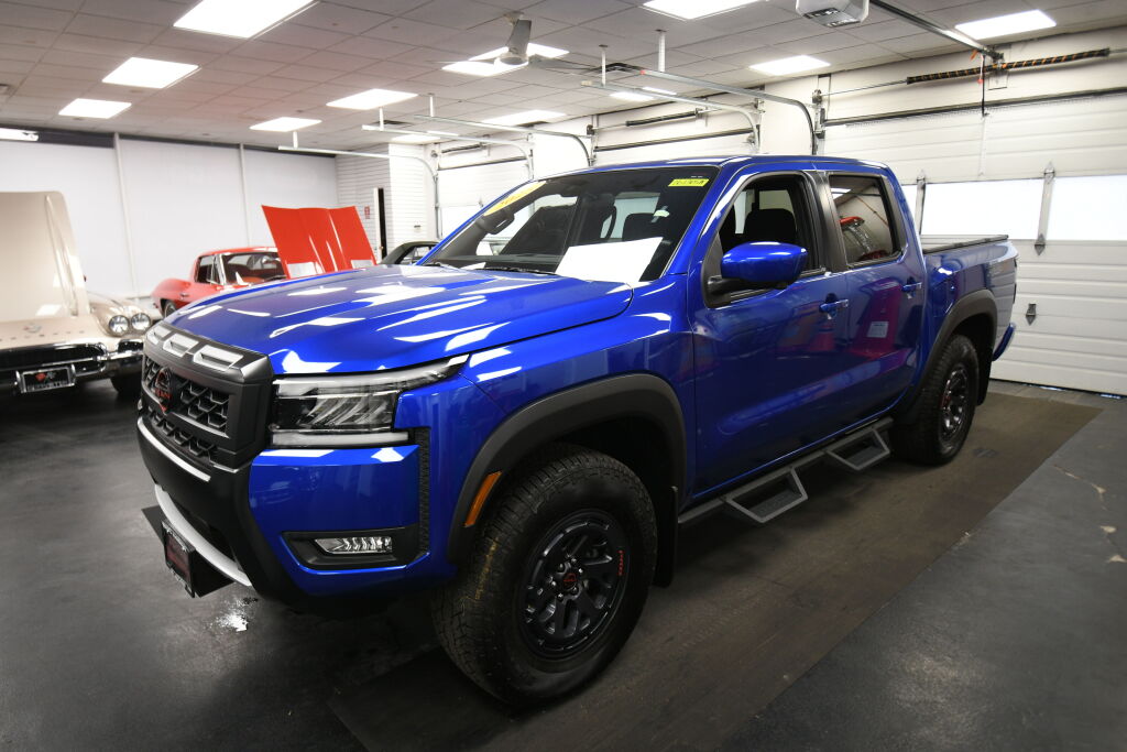 View vehicle photo 4