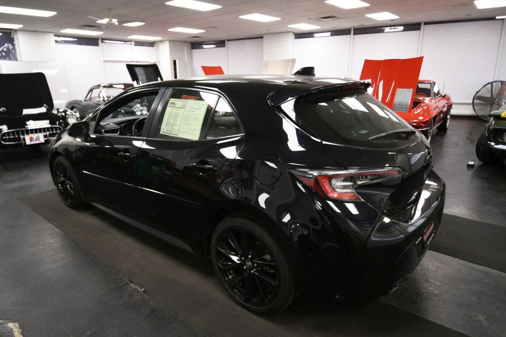View vehicle photo 6