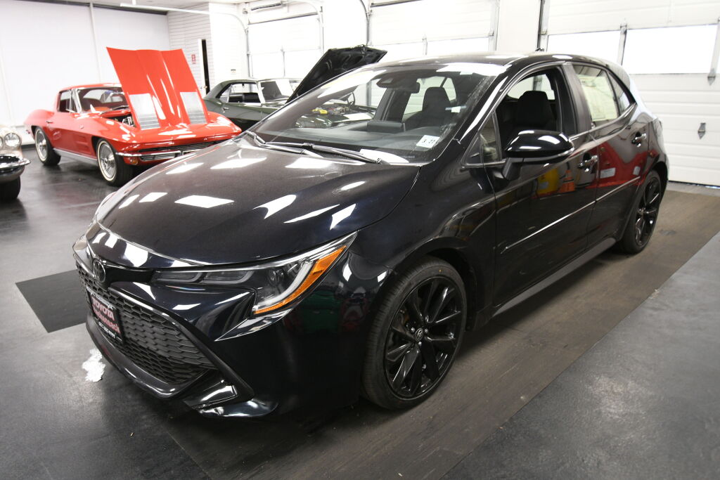View vehicle photo 4