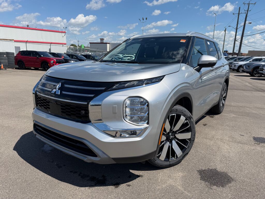 Sterling Silver 2026 Mitsubishi Outlander SUV / Crossover Front-Wheel Drive Automatic