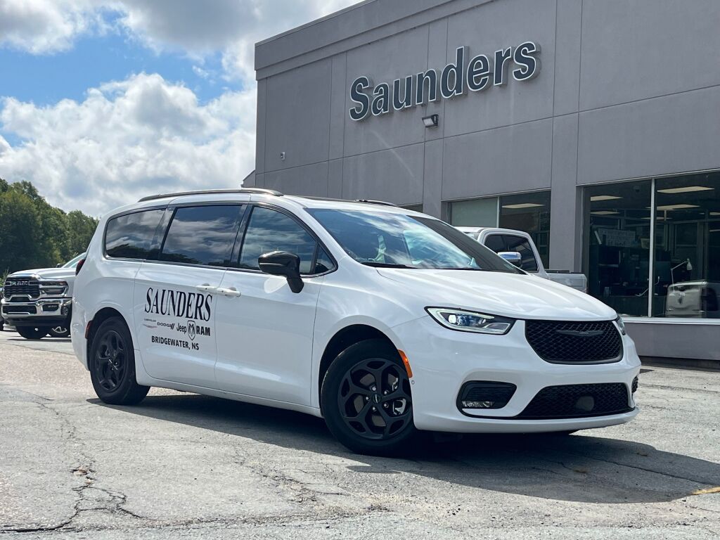 2024 Chrysler Pacifica Hybrid Select FWD