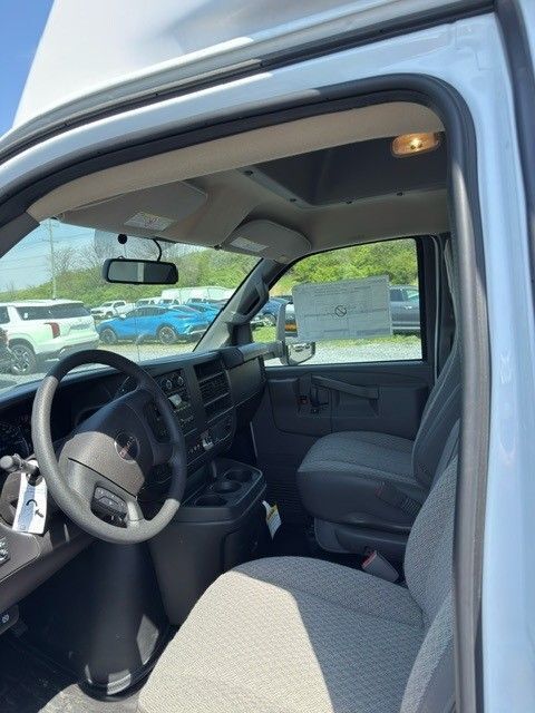 2025 GMC Savana 3500