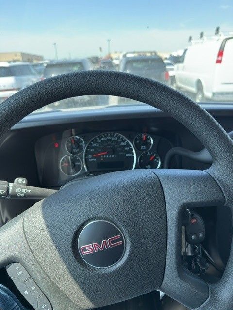 2025 GMC Savana 3500