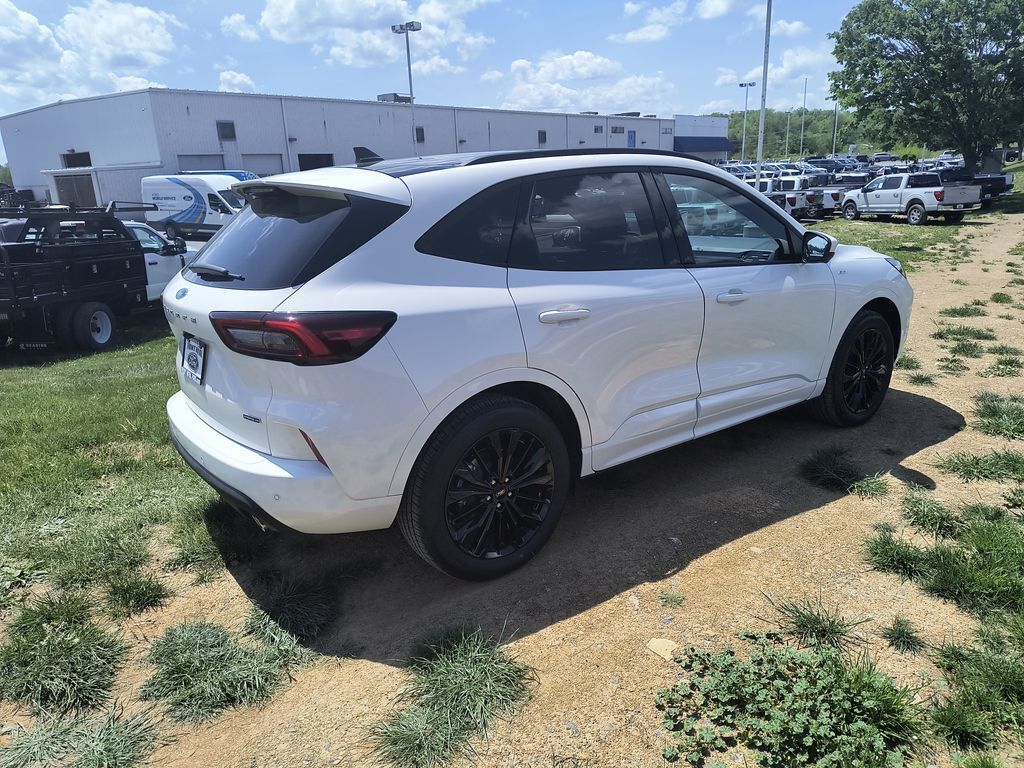 2025 Ford Escape ST-Line Elite