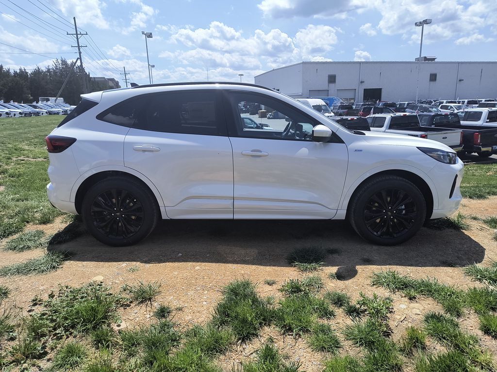 2025 Ford Escape ST-Line Elite