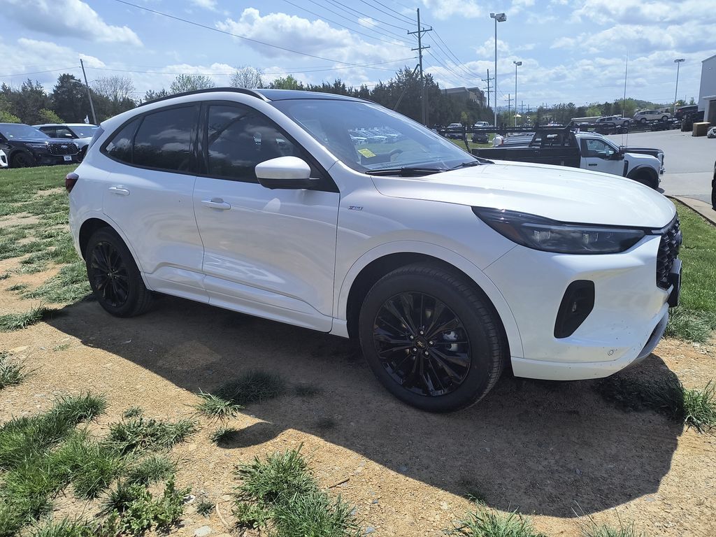 2025 Ford Escape ST-Line Elite