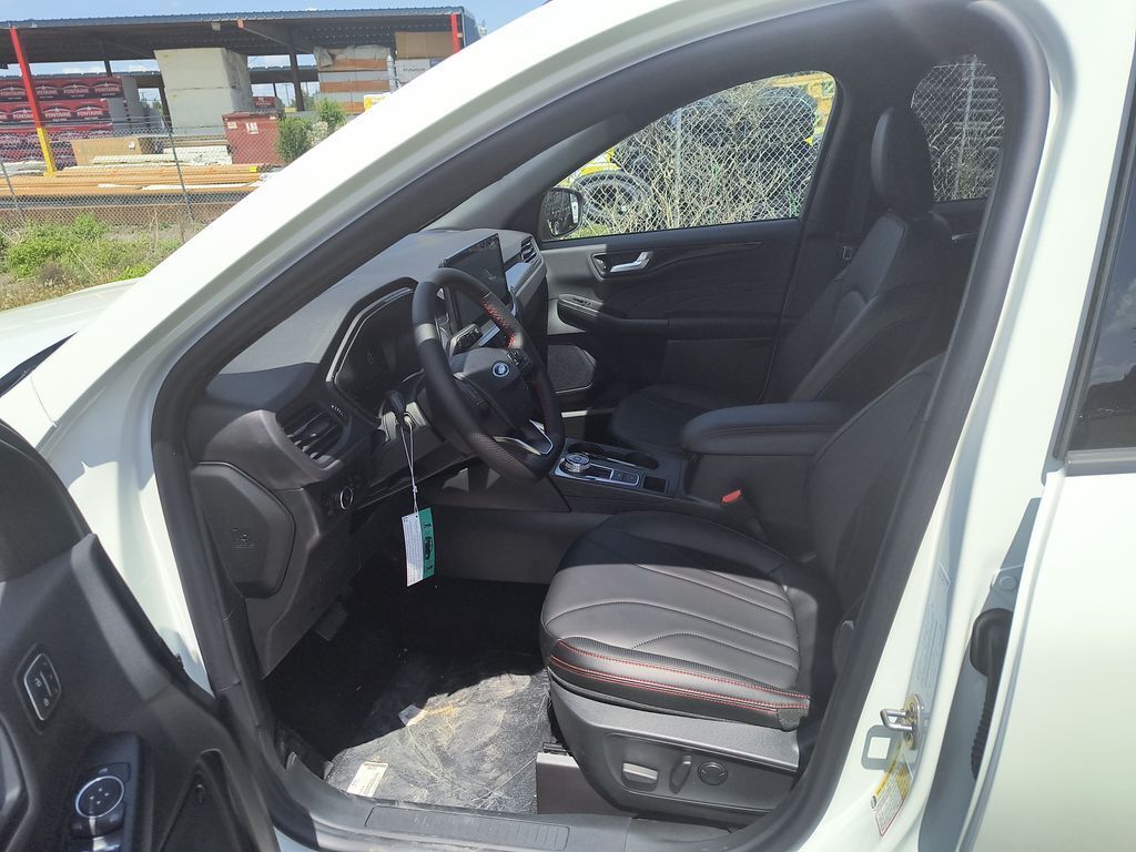 2025 Ford Escape ST-Line Elite