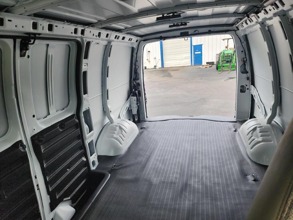 2024 Chevrolet Express 2500