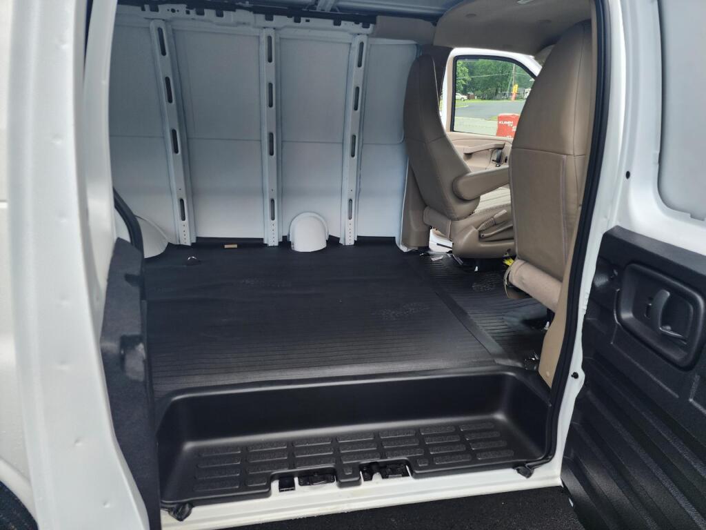 2024 Chevrolet Express 2500