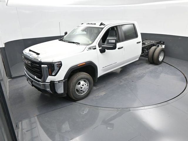 2025 GMC Sierra 3500HD CC Pro