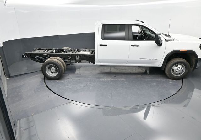 2025 GMC Sierra 3500HD CC Pro