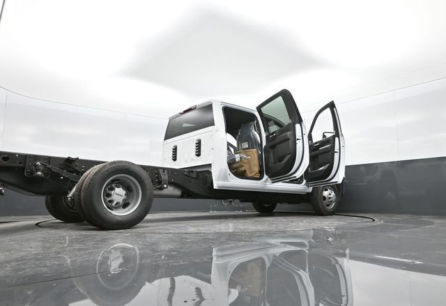 2025 GMC Sierra 3500HD CC Pro