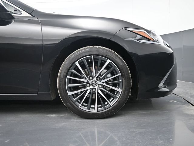 2024 Lexus ES 300h Base