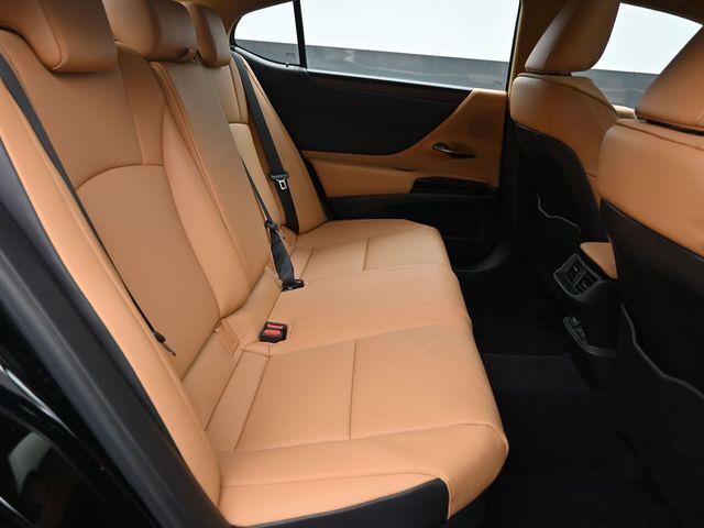 2024 Lexus ES 300h Base
