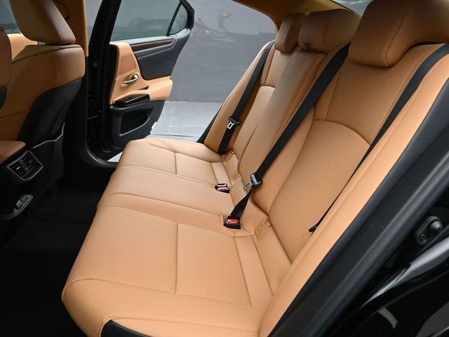 2024 Lexus ES 300h Base