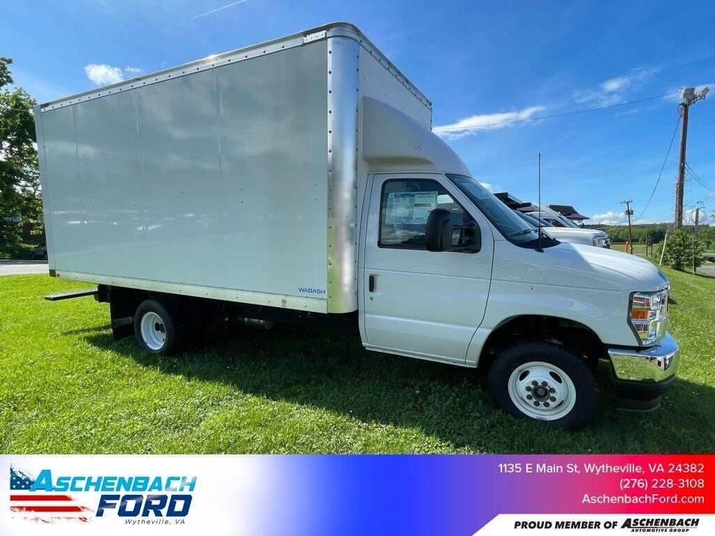 2024 Ford E-Series E-450 SD