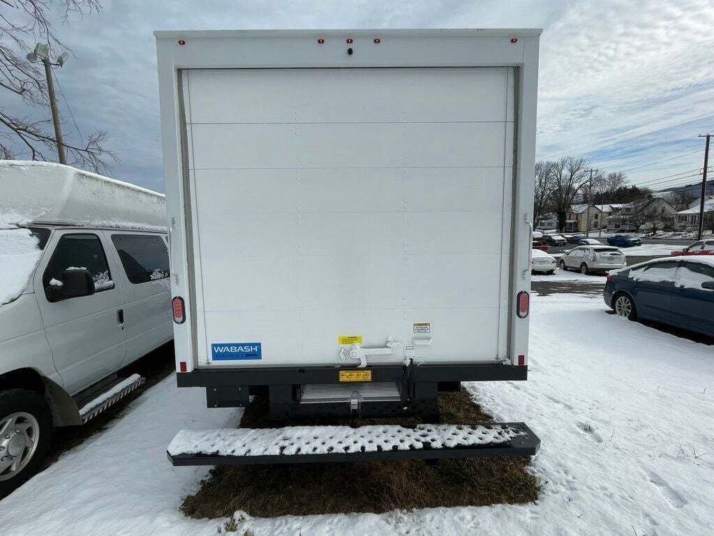 2024 Ford E-Series E-450 SD