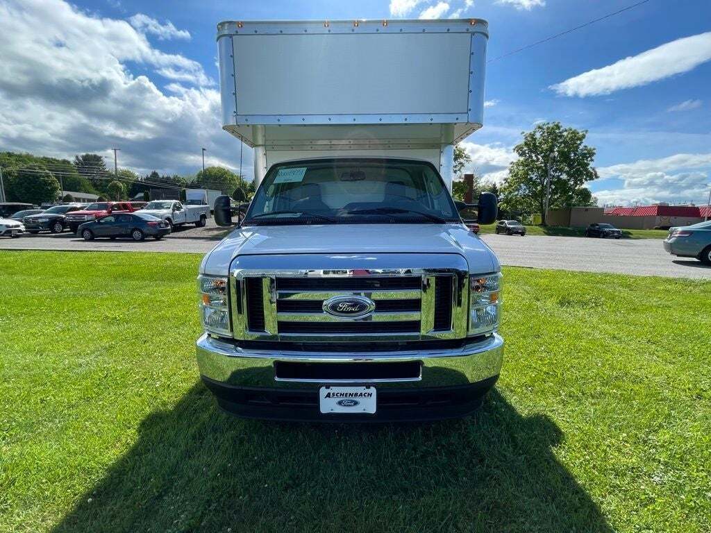 2024 Ford E-Series E-450 SD