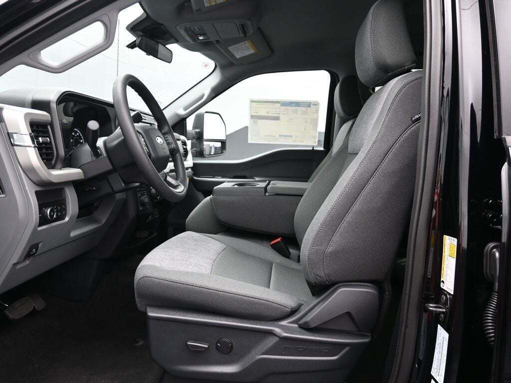 2025 Ford F-350 Super Duty XLT