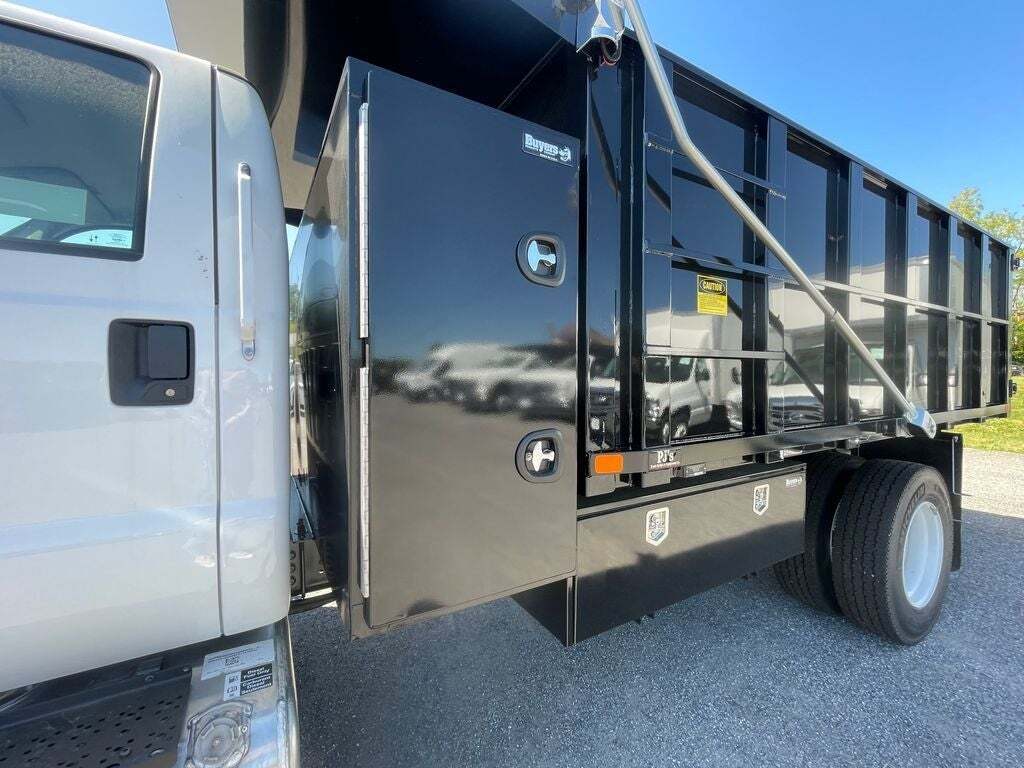 2024 Ford F-650 Super Duty 