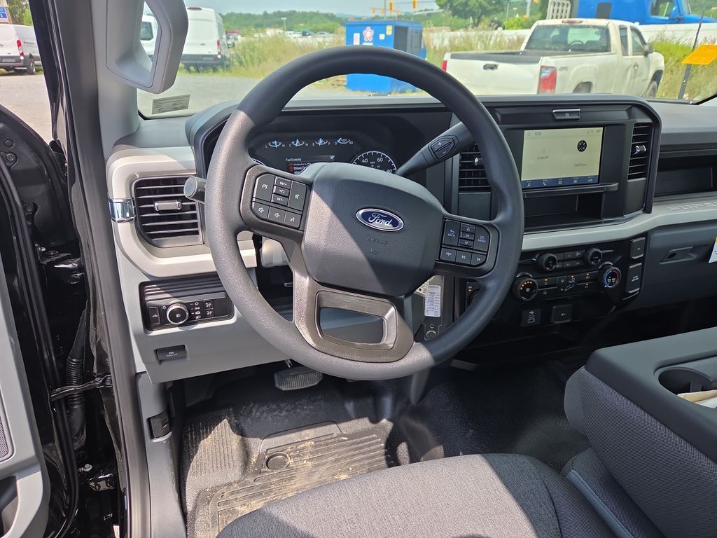 2025 Ford F-250 Super Duty XLT