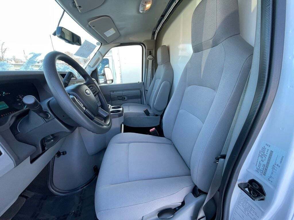 2024 Ford E-Series E-450 SD