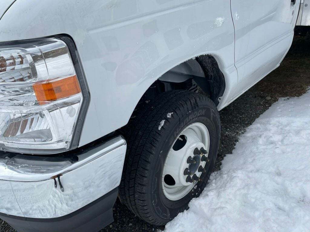 2024 Ford E-Series E-450 SD